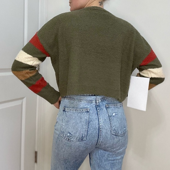 Super Soft Chenille Pullover Crop Sweater - Picture 6 of 8